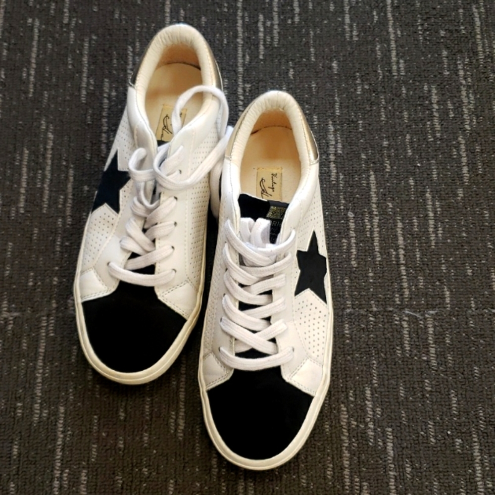 VINTAGE HAVANAS SIZE 8 WHITE/BLACK.